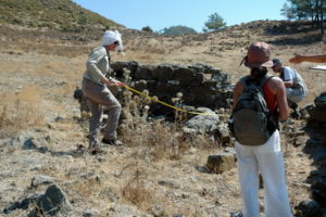 Beteiligte des Surveyprojektes "Bybassos in byzantinischer Zeit" bei Vermessungsarbeiten